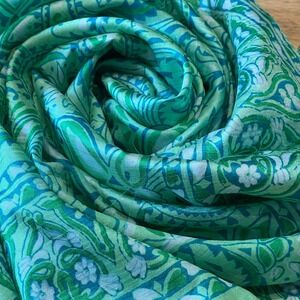 Green Blue Paisley Silk Scarf 32.5 Square Western Cowgirl Neck Scarf Bandana